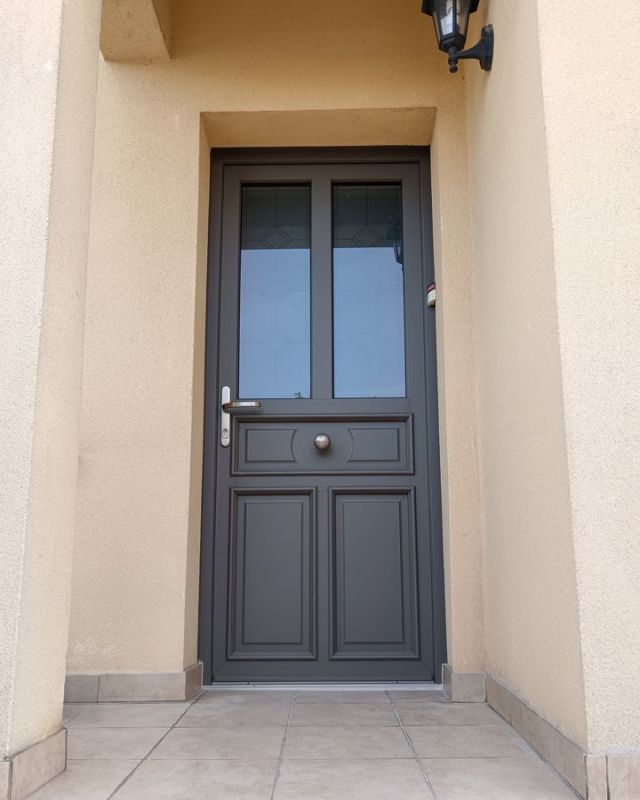 Porte entrée Pierret
Avec leur fermeture haute sécurité, la porte d’entrée PVC Zenith de chez Pierret vous assure de dormir sur vos deux oreilles !

#HomsoConfort #Pierret #renovation